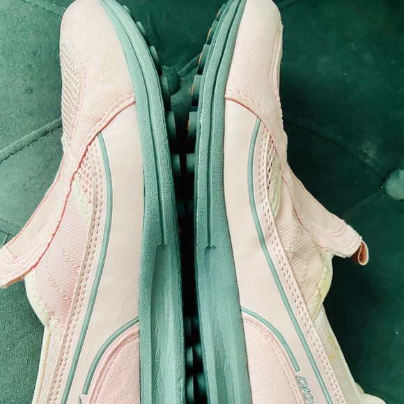 FINAL PRICE MARKDOWN!/DKNY Signature Pink Sneakers/Size 7.5 - Picture 10 of 12